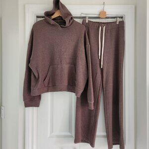 OGL 2 peice _knit sweatshirts and pants